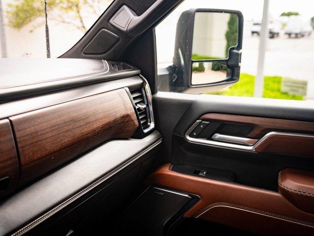 Photo of 2024 Onyx Black GMC Sierra 2500