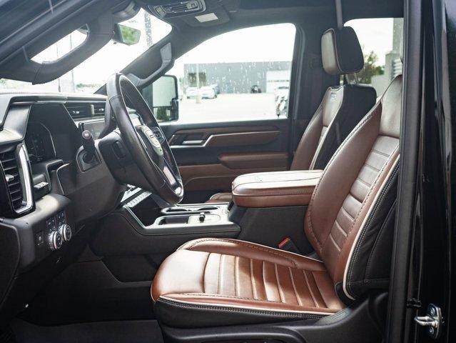 Photo of 2024 Onyx Black GMC Sierra 2500