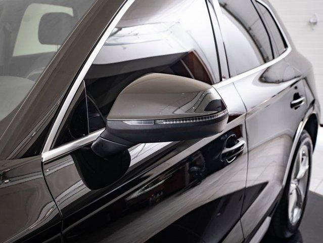 Photo of 2018 Black Audi Q5