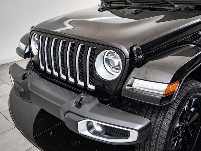 Photo of 2021 Black Clearcoat Jeep Wrangler