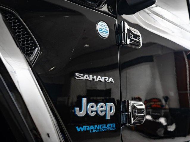 Photo of 2021 Black Clearcoat Jeep Wrangler