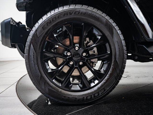 Photo of 2021 Black Clearcoat Jeep Wrangler