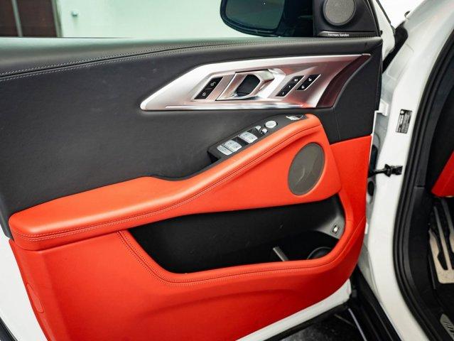 Photo of 2023 Mineral White Metallic BMW XM