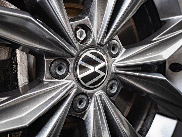 Photo of 2022 Deep Black Pearl Volkswagen Tiguan