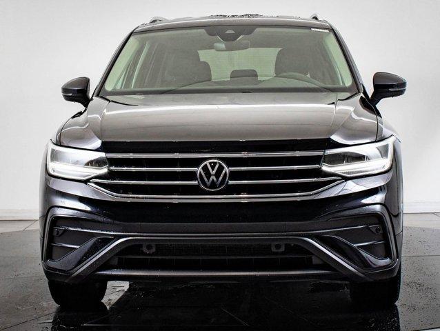 Photo of 2022 Deep Black Pearl Volkswagen Tiguan