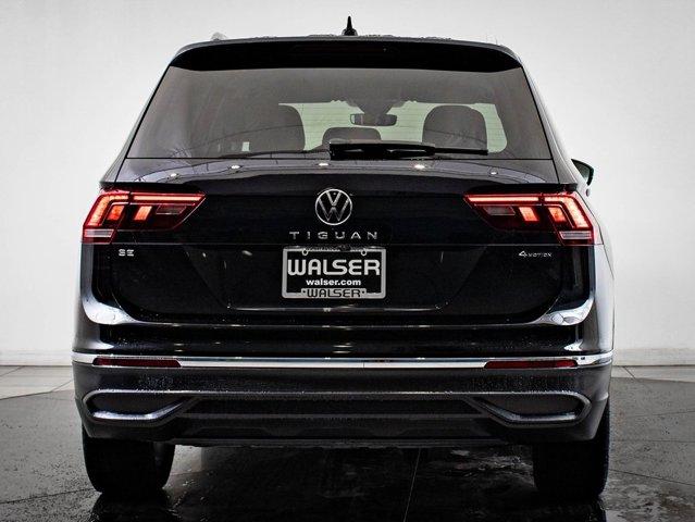 Photo of 2022 Deep Black Pearl Volkswagen Tiguan