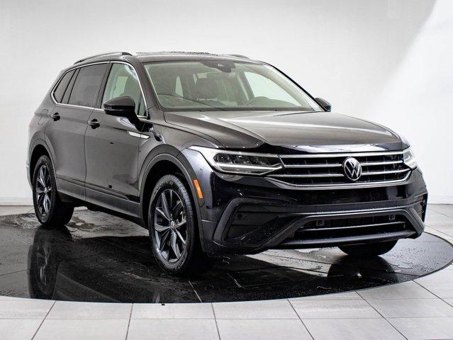 Photo of 2022 Deep Black Pearl Volkswagen Tiguan