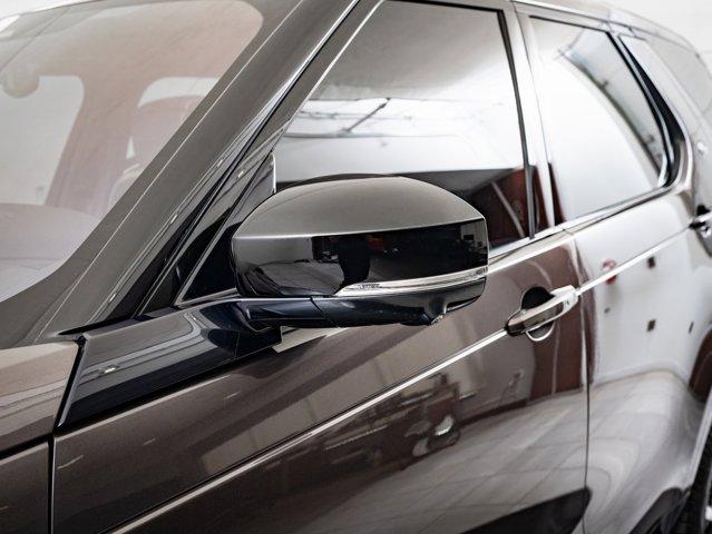 Photo of 2022 Charente Grey Premium Metallic Land Rover Discovery
