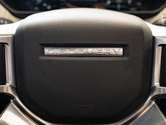 Photo of 2022 Charente Grey Premium Metallic Land Rover Discovery