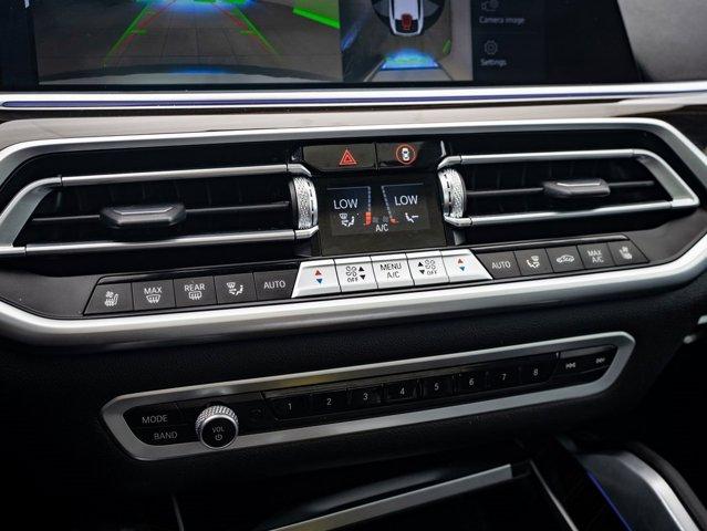 Photo of 2023 Alpine White BMW X6