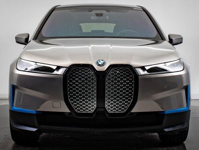 Photo of 2024 Oxide Grey Metallic BMW iX