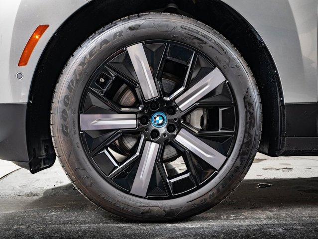 Photo of 2024 Oxide Grey Metallic BMW iX