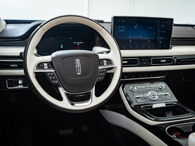Photo of 2022 Burgundy Velvet Metallic Tinted Clearcoat Lincoln Nautilus