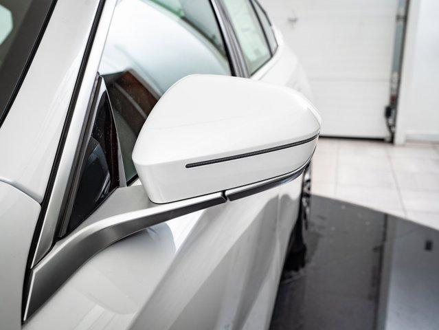 Photo of 2024 White Metallic BMW 530