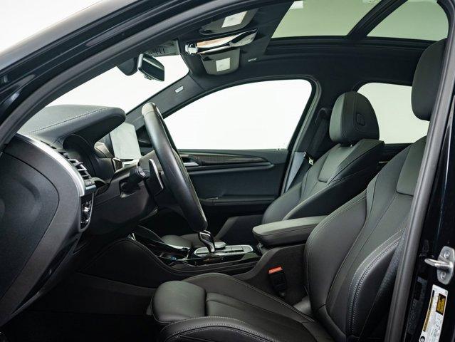 Photo of 2024 Carbon Black Metallic BMW X4