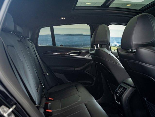 Photo of 2024 Carbon Black Metallic BMW X4