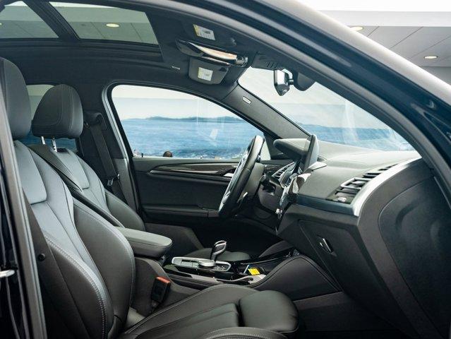 Photo of 2024 Carbon Black Metallic BMW X4