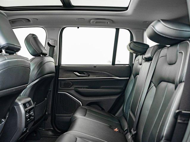 Photo of 2022 Bright White Clearcoat Jeep Grand Cherokee