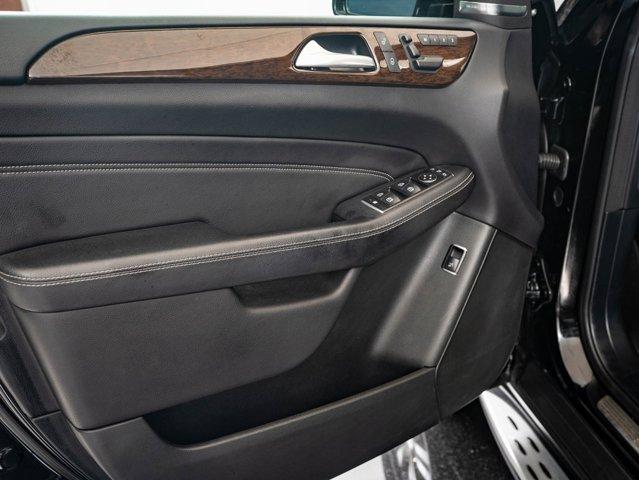 Photo of 2015 Black Mercedes-Benz M-Class