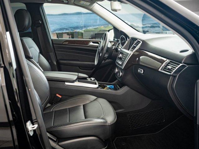 Photo of 2015 Black Mercedes-Benz M-Class