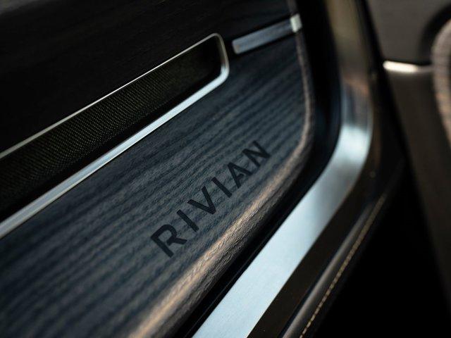 Photo of 2023 Black Rivian R1T