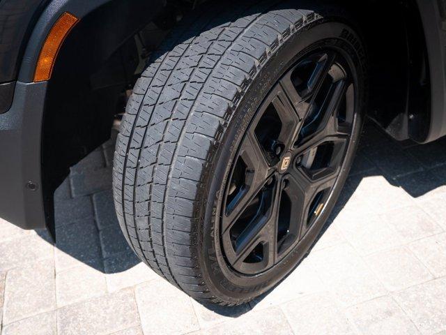 Photo of 2023 Black Rivian R1T