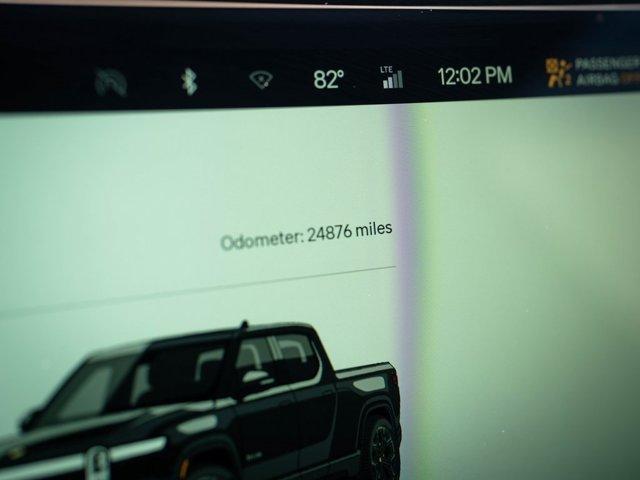 Photo of 2023 Black Rivian R1T