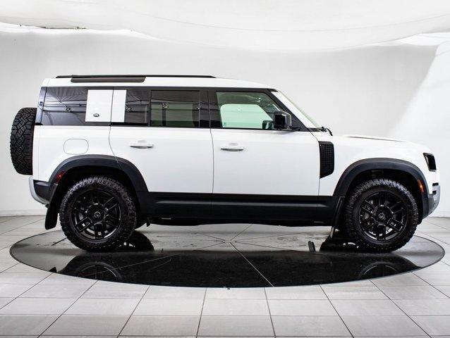 Photo of 2020 White Land Rover Defender
