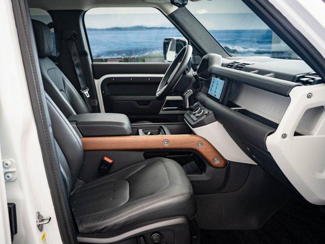 Photo of 2020 White Land Rover Defender