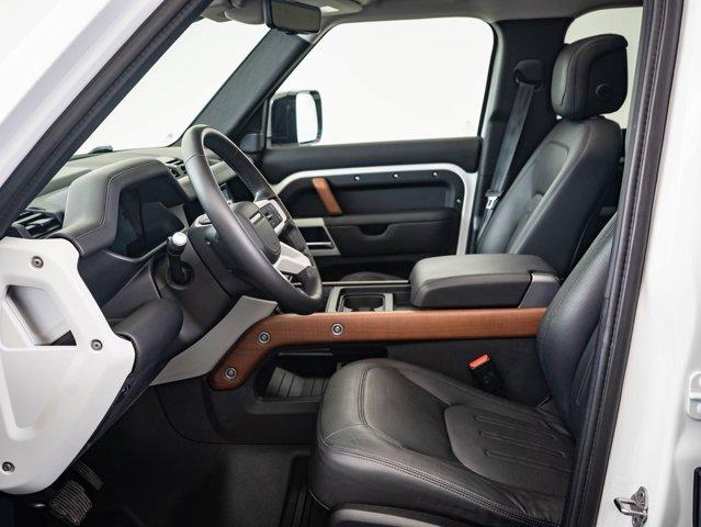 Photo of 2020 White Land Rover Defender