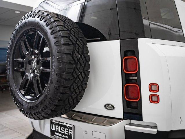 Photo of 2020 White Land Rover Defender