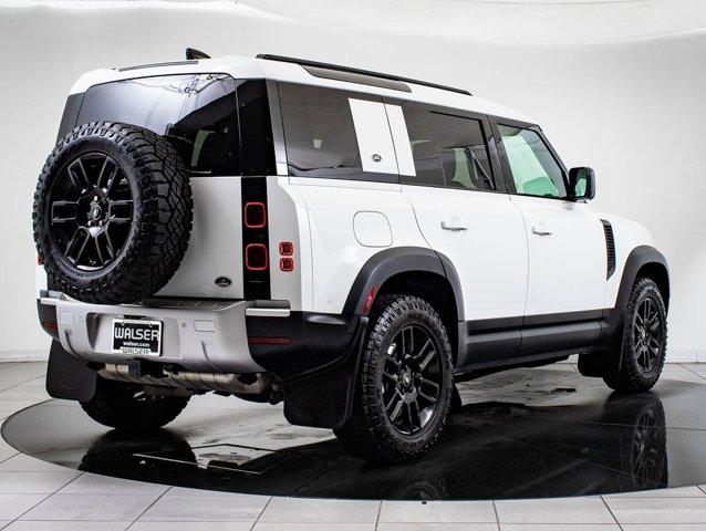Photo of 2020 White Land Rover Defender