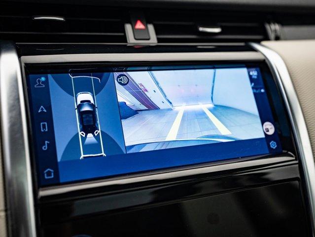 Photo of 2022 Fuji White Land Rover Discovery Sport