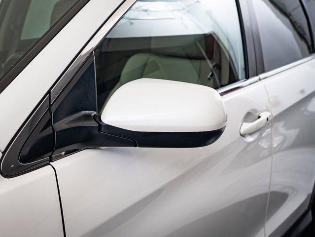 Photo of 2016 White Diamond Pearl Honda CR-V