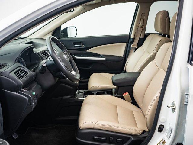 Photo of 2016 White Diamond Pearl Honda CR-V