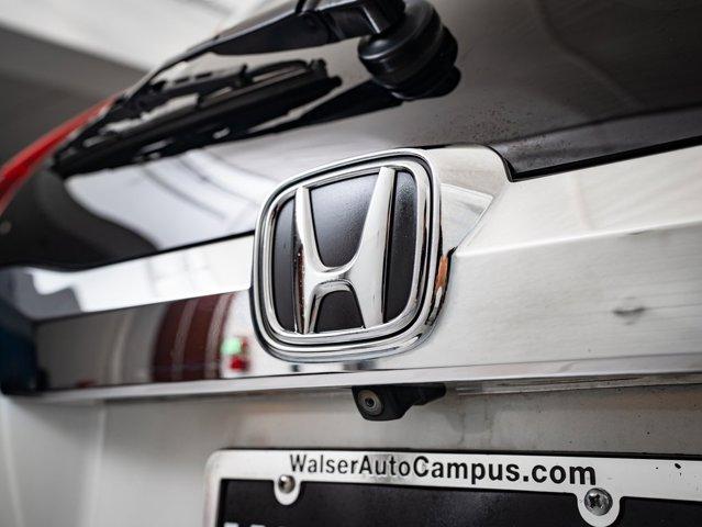 Photo of 2016 White Diamond Pearl Honda CR-V