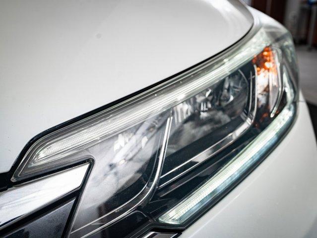 Photo of 2016 White Diamond Pearl Honda CR-V
