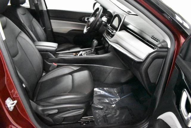 Photo of 2022 Velvet Red Pearlcoat Jeep Compass
