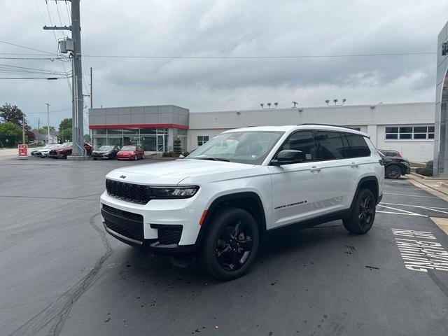 Photo of 2025 Bright White Clearcoat Jeep Grand Cherokee L