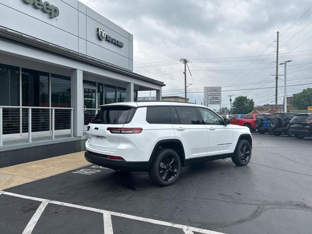 Photo of 2025 Bright White Clearcoat Jeep Grand Cherokee L