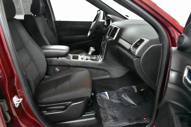 Photo of 2018 Velvet Red Pearlcoat Jeep Grand Cherokee