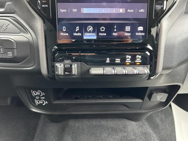 Photo of 2025 Bright White Clearcoat RAM 2500