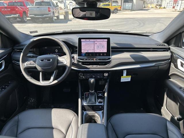 Photo of 2025 Silver Zynith Jeep Compass