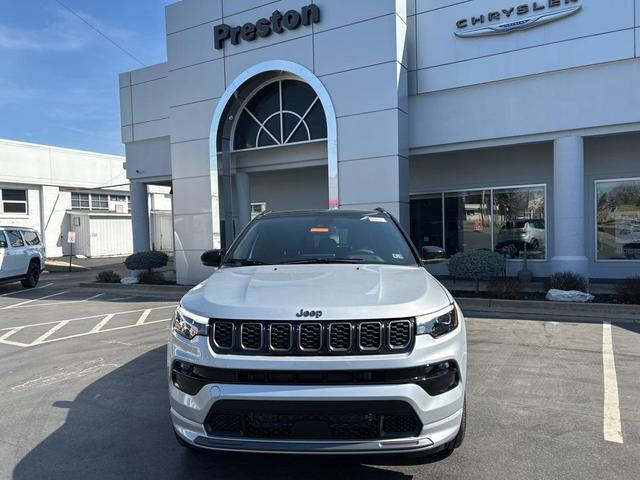 Photo of 2025 Silver Zynith Jeep Compass