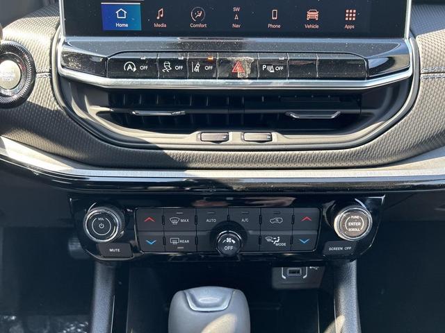 Photo of 2025 Silver Zynith Jeep Compass