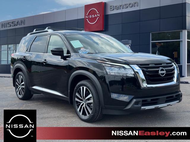 Photo of 2024 Super Black Nissan Pathfinder