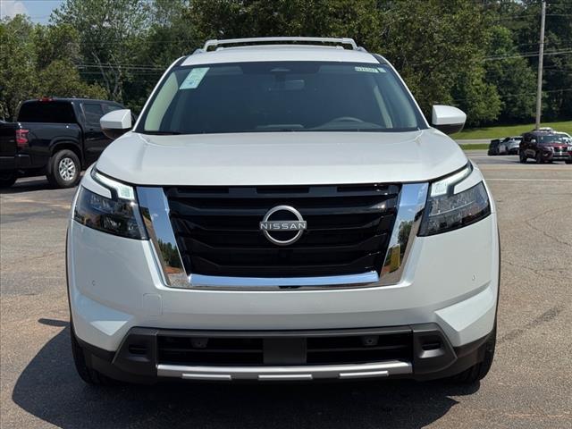 Photo of 2025 Everest White P Nissan Pathfinder