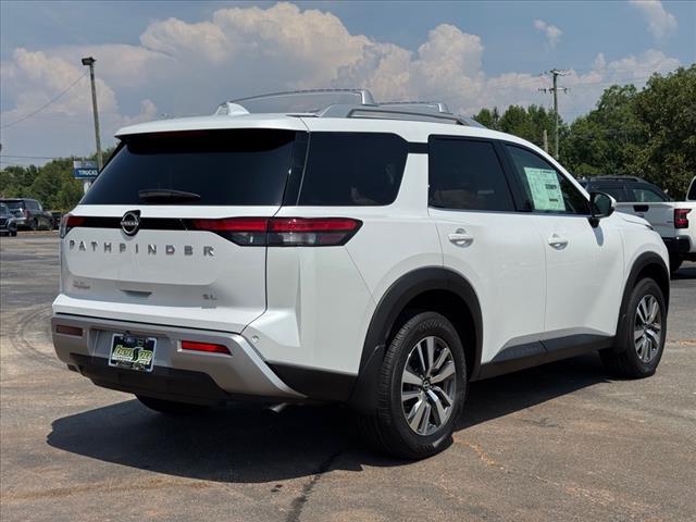 Photo of 2025 Everest White P Nissan Pathfinder