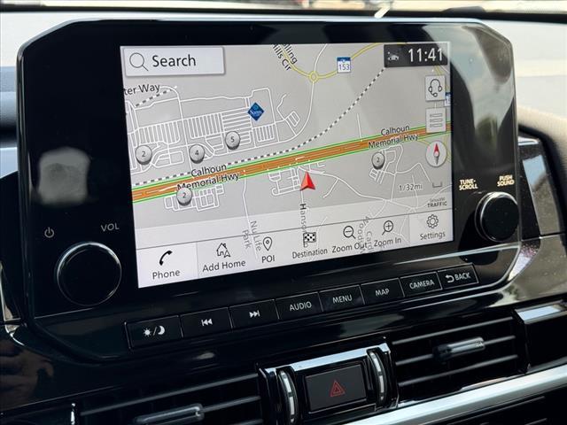 Photo of 2025 Everest White P Nissan Pathfinder