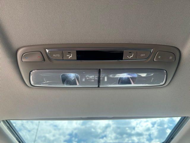 Photo of 2022 Dark Green Kia Telluride